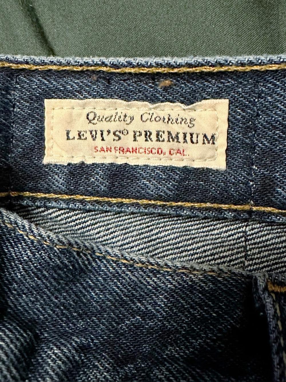 Levi’s 501 High Rise Distressed Denim Shorts Size 26 - Picture 7 of 8